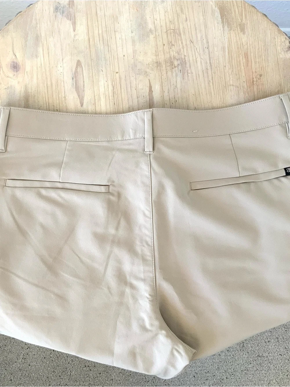 Banana Republic Light Tan Men's Golf, Travel Pants 34/32